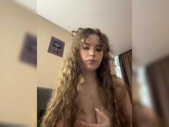 YourLadyyy — 在 bongacams 直播的网络摄像头模特