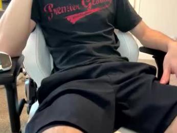 ufjsvskcn — 在 chaturbate 直播的网络摄像头模特