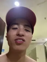 FFSSYYYHHNL789 — 在 stripchat 直播的网络摄像头模特