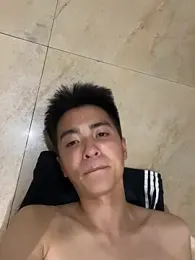 FFSSYYYHHNL789 — 在 stripchat 直播的网络摄像头模特