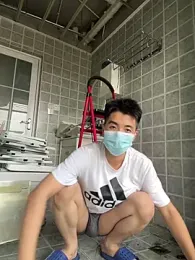 FFSSYYYHHNL789 — 在 stripchat 直播的网络摄像头模特
