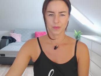 emerald_kittycat — Chaturbate stream photo (Aug 2026)
