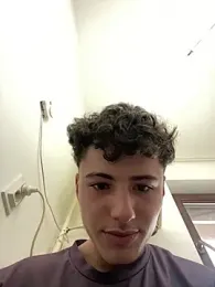 denysio89 — 在 stripchat 直播的网络摄像头模特