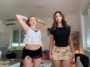 katie________ — 在 chaturbate 直播的网络摄像头模特
