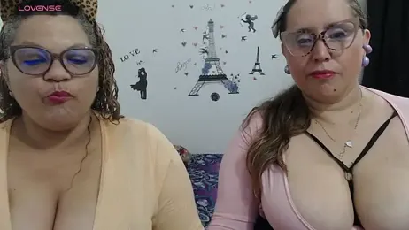 mademooms — Stripchat stream photo (May 2026)
