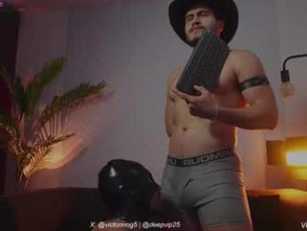 eroswolfs — 在 chaturbate 直播的网络摄像头模特