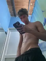 Adan21_cm — 在 stripchat 直播的网络摄像头模特