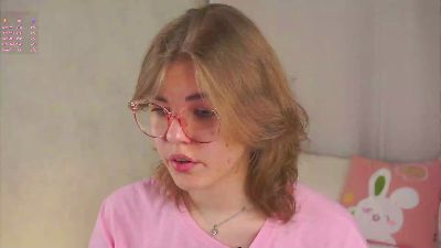 DannaYuen — Cam4 stream photo (Apr 2026)