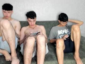 pelusos_mens — 在 chaturbate 直播的网络摄像头模特