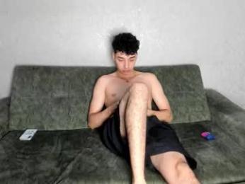 pelusos_mens — 在 chaturbate 直播的网络摄像头模特