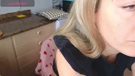 Lunamix — Stripchat stream photo (Apr 2026)