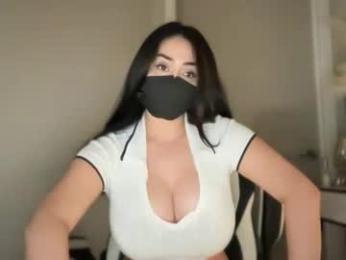_natycutei19 — 在 chaturbate 直播的网络摄像头模特