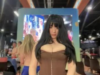_natycutei19 — 在 chaturbate 直播的网络摄像头模特