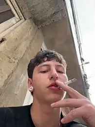 ARON_LUXX — 在 stripchat 直播的网络摄像头模特