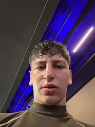 ARON_LUXX — 在 stripchat 直播的网络摄像头模特