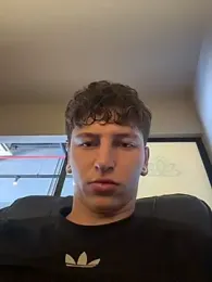 ARON_LUXX — 在 stripchat 直播的网络摄像头模特