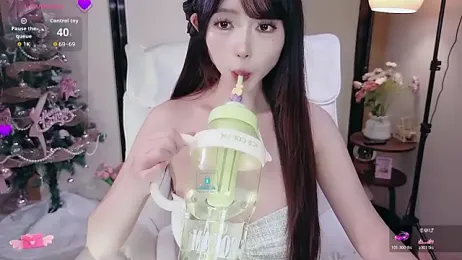 Yuyouwei- — Stripchat stream photo (Aug 2026)