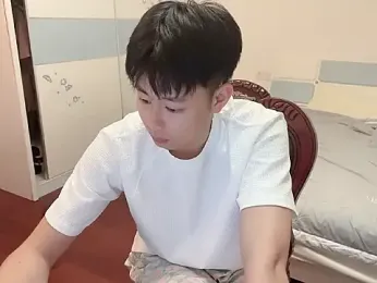 H-KK2026 — 在 stripchat 直播的网络摄像头模特
