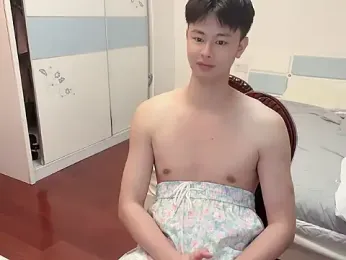 H-KK2026 — 在 stripchat 直播的网络摄像头模特