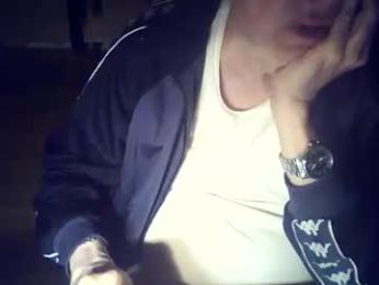 bekklove1 — 在 chaturbate 直播的网络摄像头模特