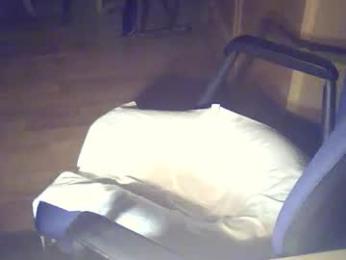 bekklove1 — 在 chaturbate 直播的网络摄像头模特