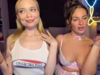 adrenaline_lush — 在 chaturbate 直播的网络摄像头模特