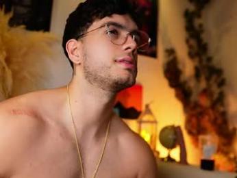 noha_miler — 在 chaturbate 直播的网络摄像头模特