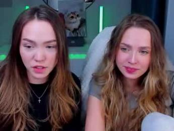 hottease_pvt — 在 chaturbate 直播的网络摄像头模特