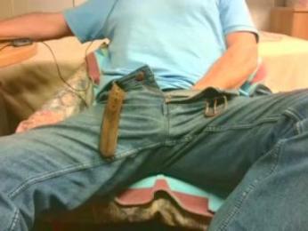 giulio_35 — 在 cam4 直播的网络摄像头模特