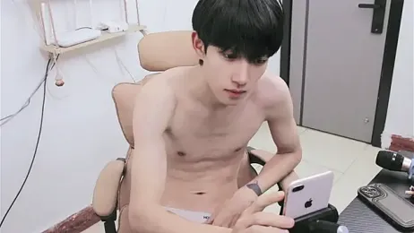 Ee_999 — 在 stripchat 直播的网络摄像头模特