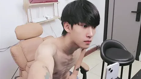 Ee_999 — 在 stripchat 直播的网络摄像头模特