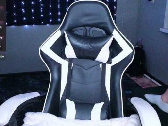 -PinkiePie- — 在 bongacams 直播的网络摄像头模特