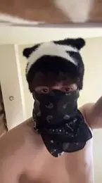 Hz1Tr — 在 stripchat 直播的网络摄像头模特