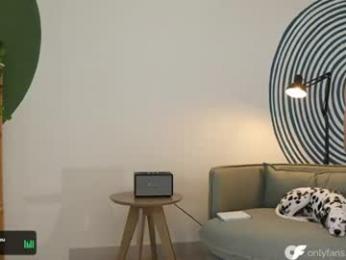 ellelure_ — Chaturbate stream photo (Sep 2026)