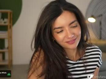 ellelure_ — Chaturbate stream photo (Sep 2026)
