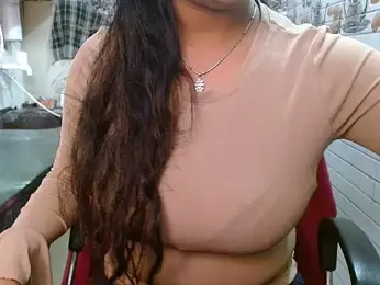 LovingPihu — Stripchat stream photo (Feb 2026)