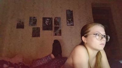 AzaleeKanz — Cam4 stream photo (Sep 2026)