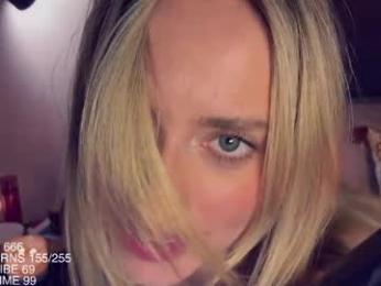 yvie_ — 在 chaturbate 直播的网络摄像头模特