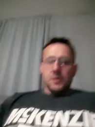 defaktor — 在 stripchat 直播的网络摄像头模特