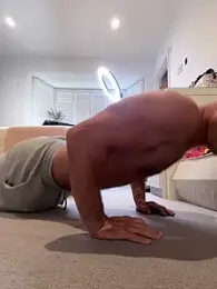 jack-the-dad — 在 stripchat 直播的网络摄像头模特