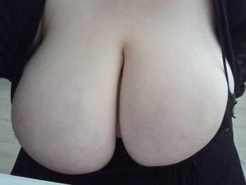 StrogayaMama — Bongacams stream photo (Jun 2025)