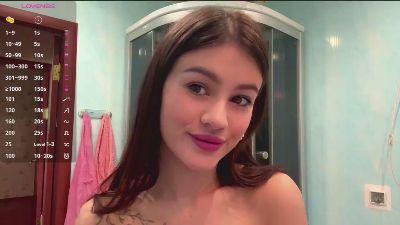 LorindaValrey — Cam4 stream photo (May 2026)