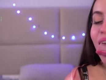 vivid_girls — 在 chaturbate 直播的网络摄像头模特