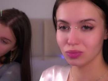 vivid_girls — 在 chaturbate 直播的网络摄像头模特