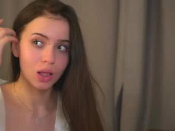 vivid_girls — 在 chaturbate 直播的网络摄像头模特