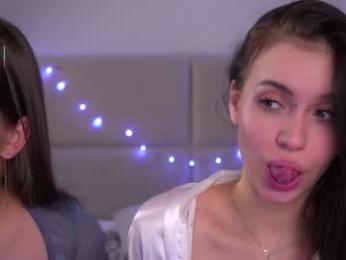 vivid_girls — 在 chaturbate 直播的网络摄像头模特