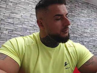 Tudfwlch Y — 在 flirt4free 直播的网络摄像头模特