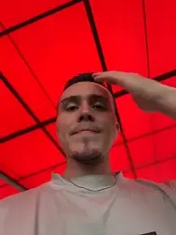 adam-rivera — Stripchat stream photo (Apr 2026)