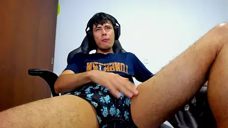 Huge_latin_cock — Stripchat stream photo (Apr 2026)