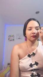 shagi_ — 在 cam4 直播的网络摄像头模特